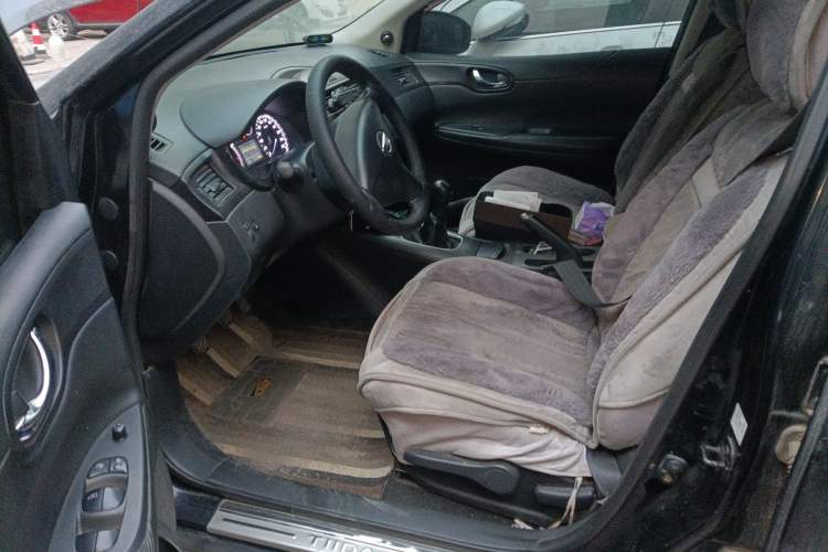 Used Nissan Tiida 2011 1.6L Manual Comfort Edition Driver Seat