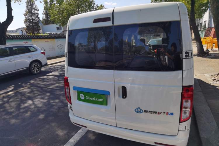 Used CHANGAN KUAYUE Xing V7 EV 2024 251 km Hatchback Comfort Version 6 Seats
