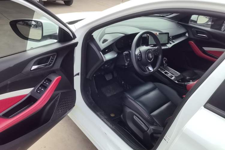 Used MG 5 2021 180 DVVT CVT Youth Luxury Edition
