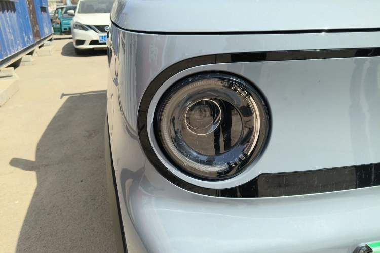 Used Geely Galaxy Panda 2025 210km Panda Kart Right Front Headlight