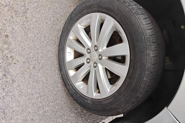 Used Subaru Forester 2012 Classic 2.5XS Automatic Luxury Edition Right Front Wheel Hub