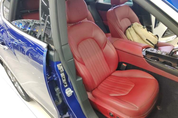 Used Maserati Levante 2018 3.0T Classic Edition Right Front Seat