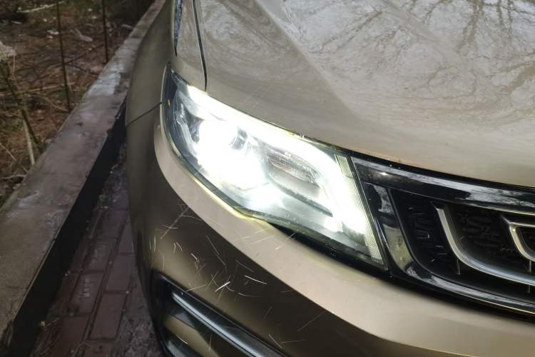 Used Geely Auto Emgrand X7 Sport 2018 1.8TD Automatic Two-Wheel Drive Smart Connect 4G Internet Edition
