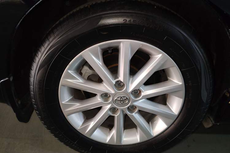 Used Toyota Camry 2015 2.0G Premier Edition
