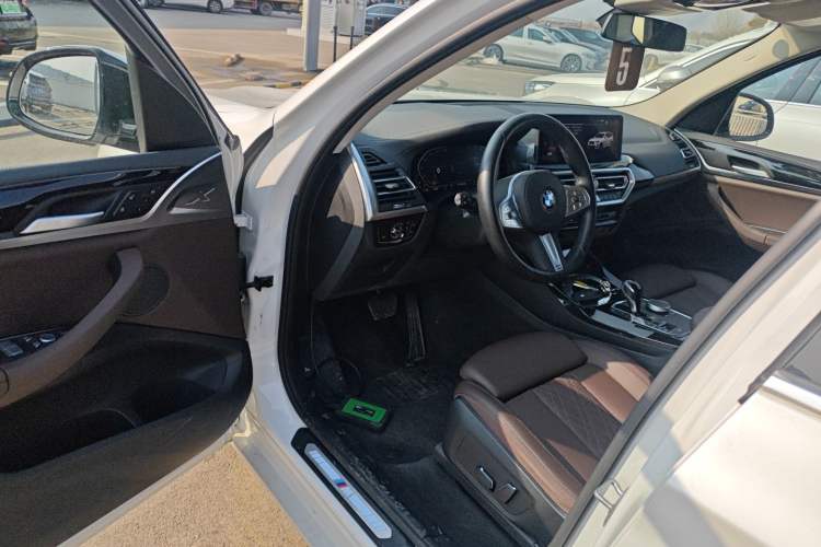 Used BMW X3 2023 xDrive25i M Sport Package Interior 3