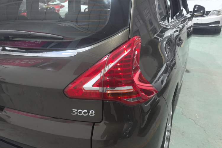 Used Peugeot 3008 2015 2.0L Automatic Classic Edition