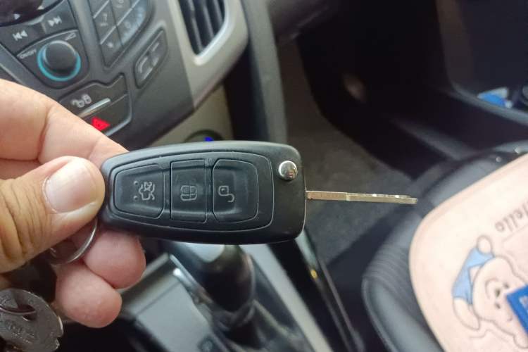 Used Ford Focus 2012 Sedan 1.6L Automatic Fashion Edition Vehicle Key