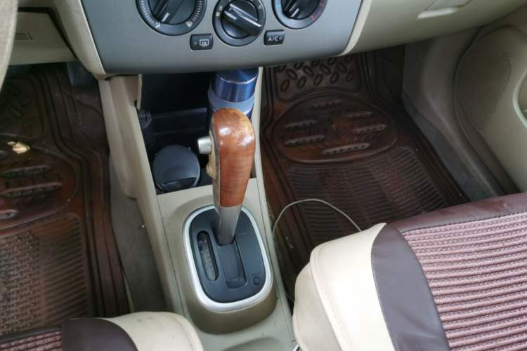 Used Nissan Tiida Sedan 2006 1.6JE AT Gear Lever