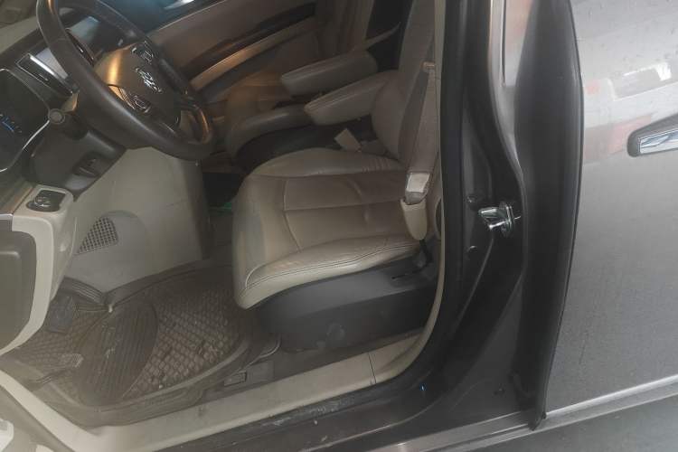 Used Buick GL8 2011 3.0L GT Luxury Business Haoya Edition
