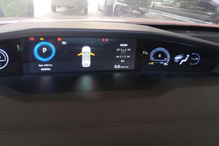 Used Changan UNI-V 2024 1.5T Smart Navigation Version
