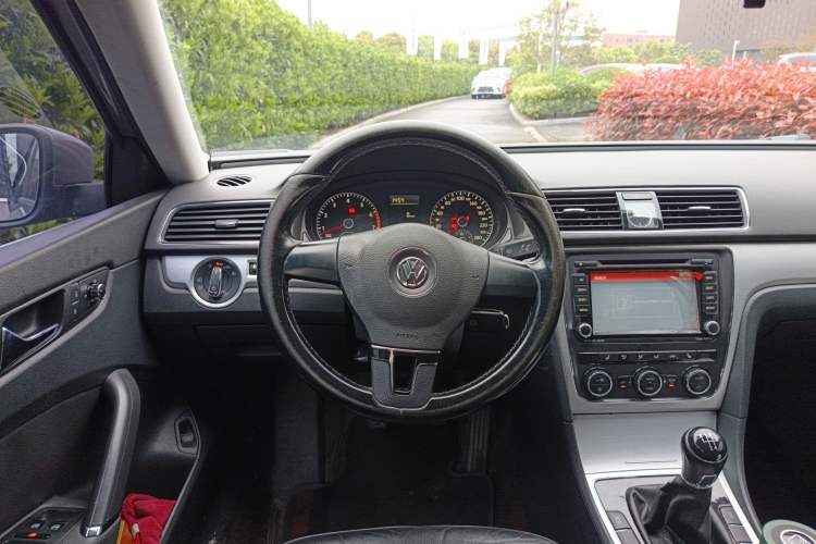 Used Volkswagen Passat 2014 1.4TSI Manual Prestige Edition Steering Wheel