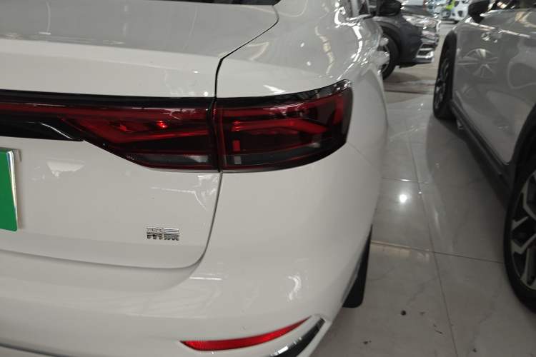 Used Geely Auto Emgrand 2022 4th Generation 1.5L CVT Flagship Model Right Rear Taillight