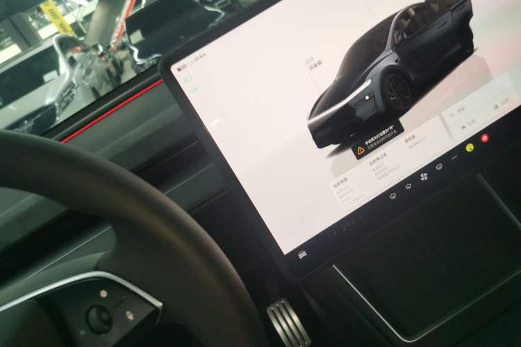 Used Tesla Model Y 2025 Rear-Wheel Drive First Edition Gear Lever