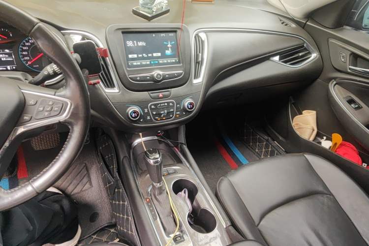 Used Chevrolet Malibu XL 2017 1.5T Automatic Ruichi Edition Audio And AC Panel