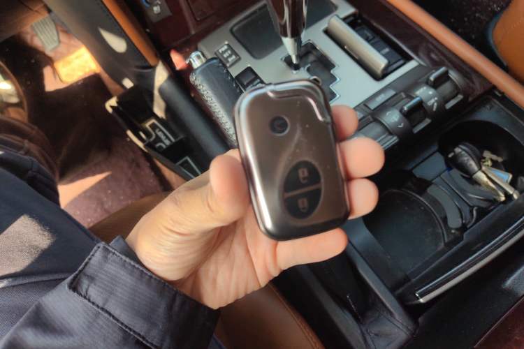 Used Lexus LX 2013 570
