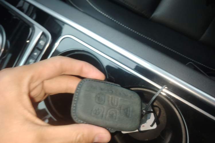 Used Jaguar XE 2015 2.0T 200 PS R-Sport
