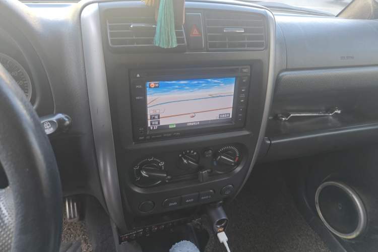 Used Suzuki Jimny 2011 1.3 AT Two-Tone Navigation Version Audio And AC Panel