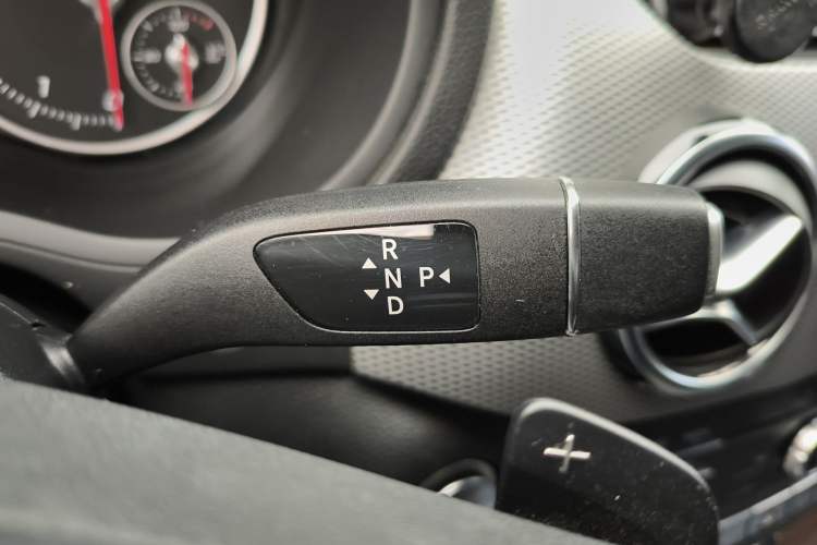 Used Mercedes-Benz B-Class 2015 B 200 Fashion Model Gear Lever