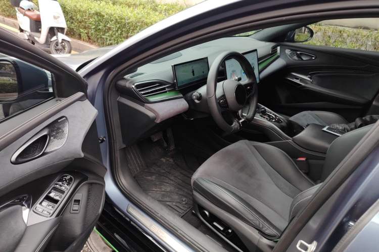 Used BYD Seal 2022 650 km All-Wheel-Drive Performance Version
