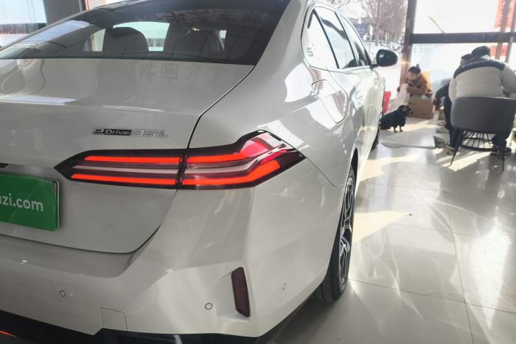 Used BMW i5 2025 eDrive 35L M Sport Package
