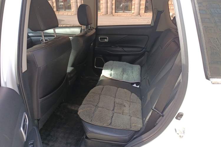 Used Mitsubishi Outlander 2018 2.4L 4x4 Elite Edition 5 Seats
