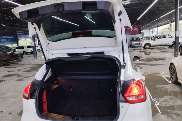 Used Ford Focus 2018 Hatchback Classic 1.6L Automatic Comfort Plus SmartDrive Edition
