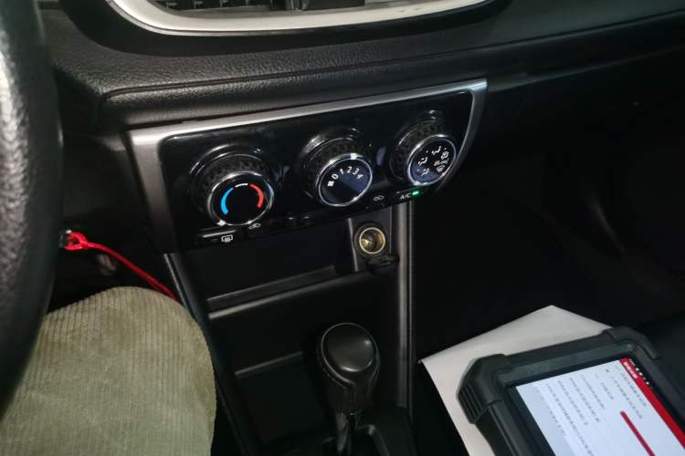 Used Toyota YARiS L Zhi Xiang 2017 1.3E CVT Charming Edition Audio And AC Panel