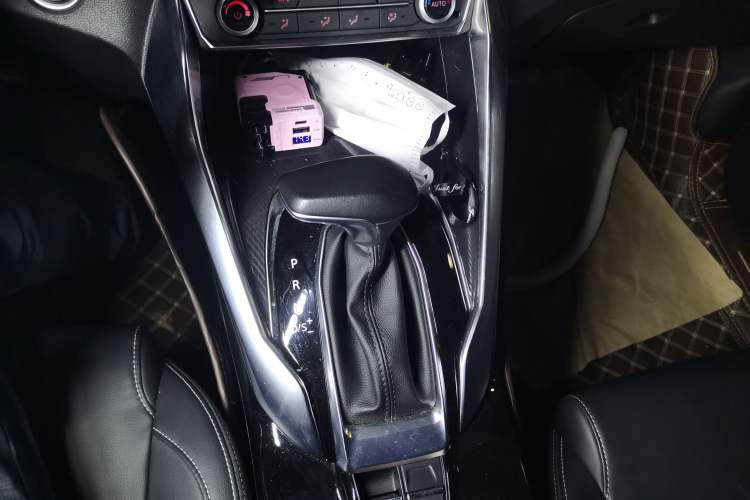 Used SAIC MAXUS G50 2020 1.5T Automatic Luxury Edition Gear Lever