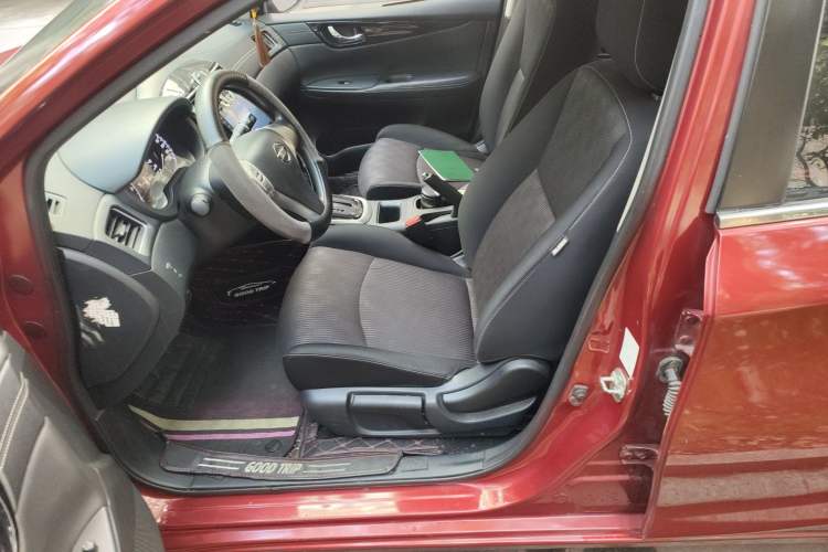 Used Nissan Tiida 2016 1.6L CVT Cool Dynamic Edition
