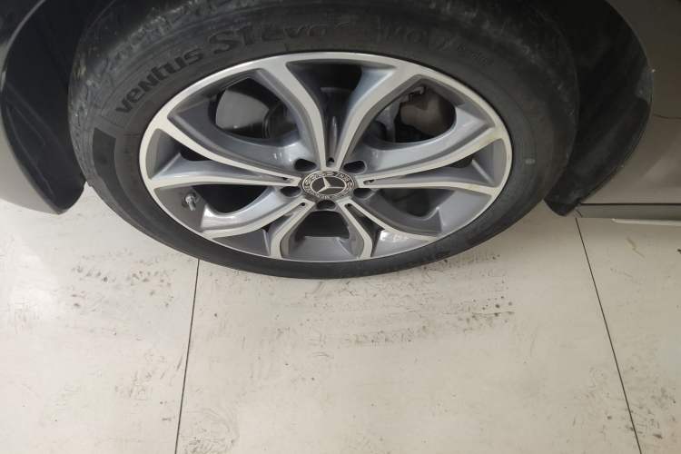 Used Mercedes-Benz E-Class 2021 Restyled E 300 L Sport Luxury Edition Left Front Wheel Hub