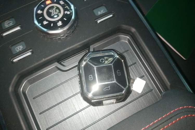 Used JETOUR Traveler 2023 2.0T All-Wheel Drive CrossPRO+
