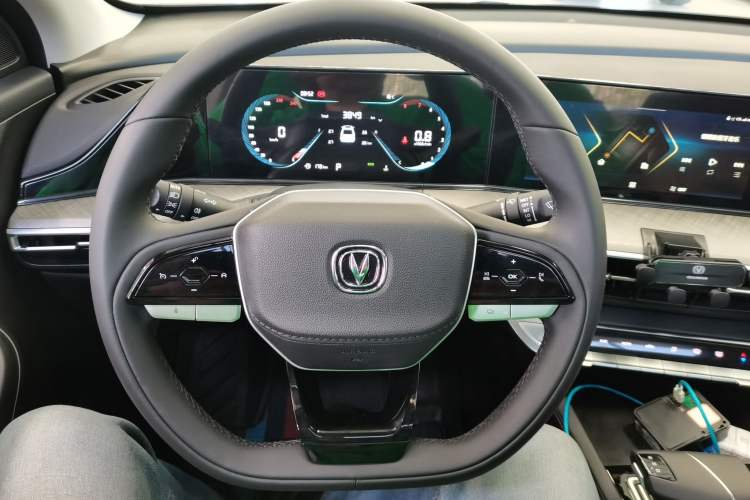 Used CHANGAN Eado 2025 PLUS 1.4T Dual-Clutch High-Energy Version Steering Wheel