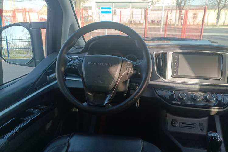 Used FORTHING Lingzhi 2022 Striving Version M5L 1.6L Luxury 7-Seater
