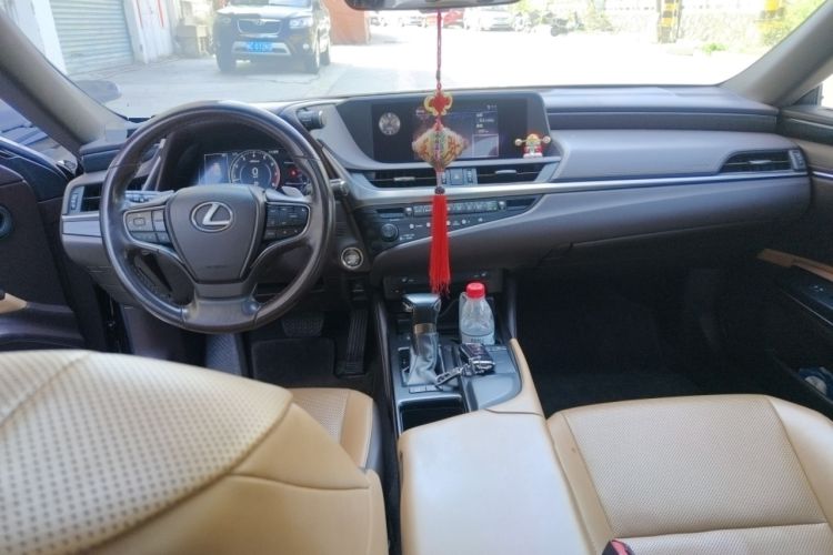 Used Lexus ES 2018 200 Excellence Edition China V Standard
