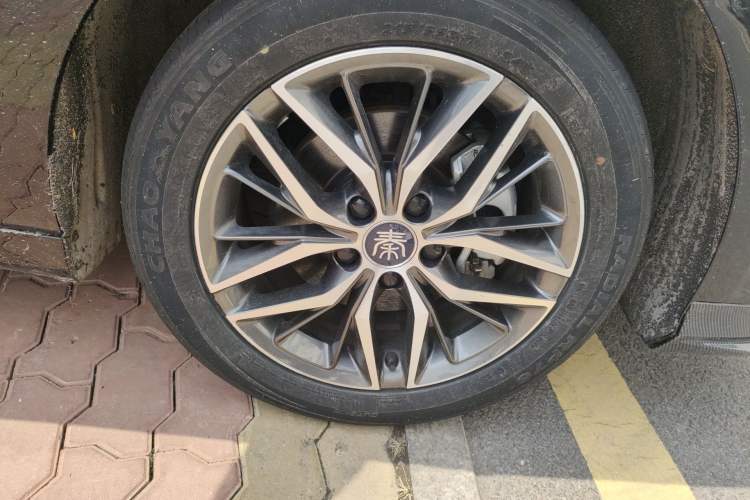 Used BYD Qin PLUS 2023 Champion Edition DM-i 55KM Superior Model Right Front Wheel Hub