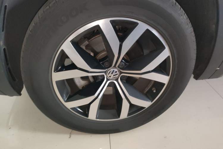 Used Volkswagen Teramont 2020 330TSI Two-Wheel-Drive Luxury Edition China VI Standard Left Front Wheel Hub