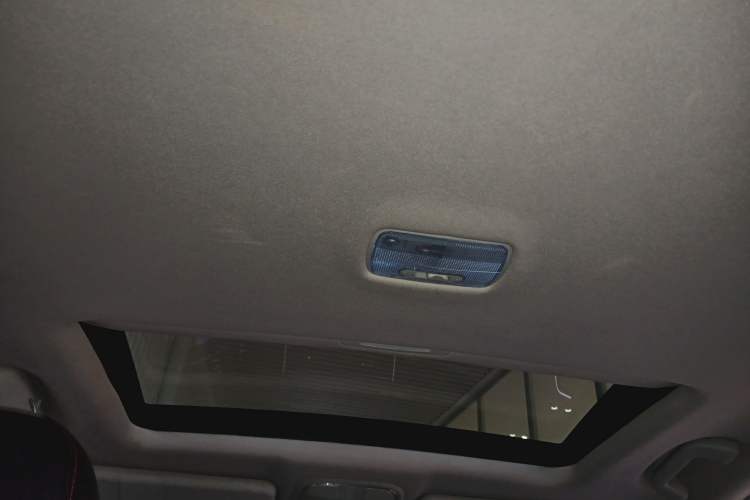 Used Haval H6 2015 Sport Edition 1.5T Automatic Two-Wheel Drive Luxury Model Headliner