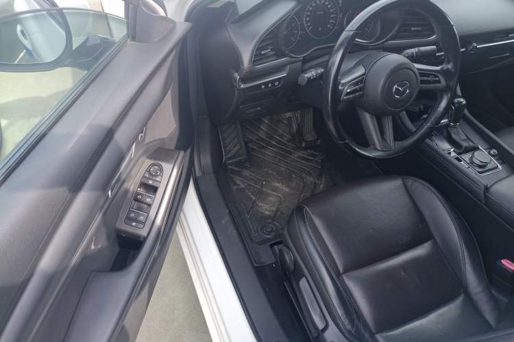 Used Mazda Mazda 3 Axela 2020 1.5L Automatic Luxury Version