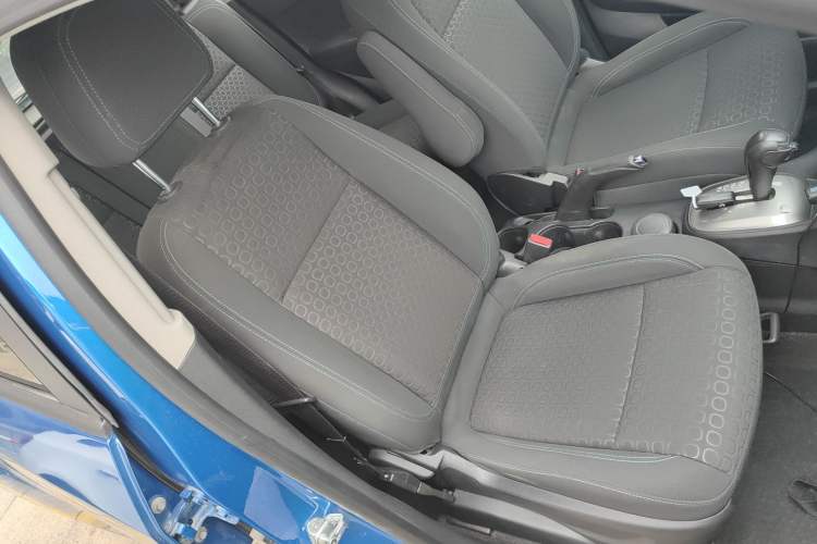 Used Chevrolet Trax 2014 1.4T Automatic Two-Wheel Drive Comfort Version Right Front Seat