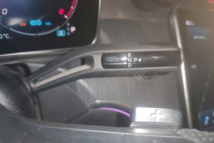 Used Mercedes-Benz C-Class 2022 C 260 L Obsidian Night Sport Edition Gear Lever