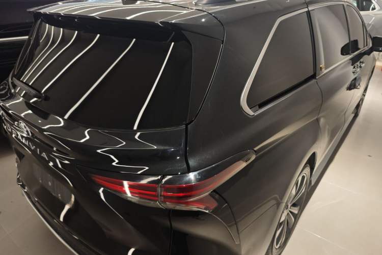 Used Toyota Granvia 2023 2.5L Hybrid Prestige VIP Edition