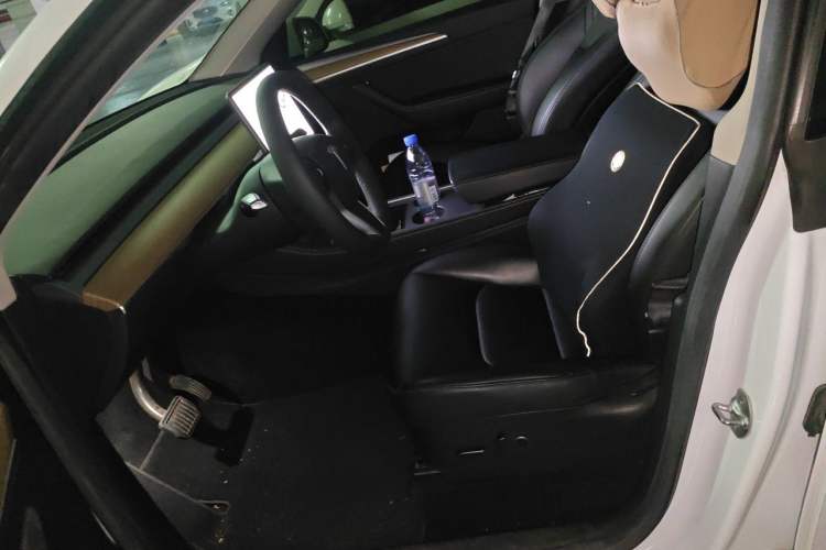 Used Tesla Model Y 2022 Long-Range All-Wheel-Drive Version