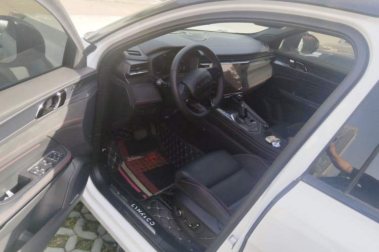 Used Lynk & Co 05 2020 2.0TD Four-Wheel Drive HypeHalo
