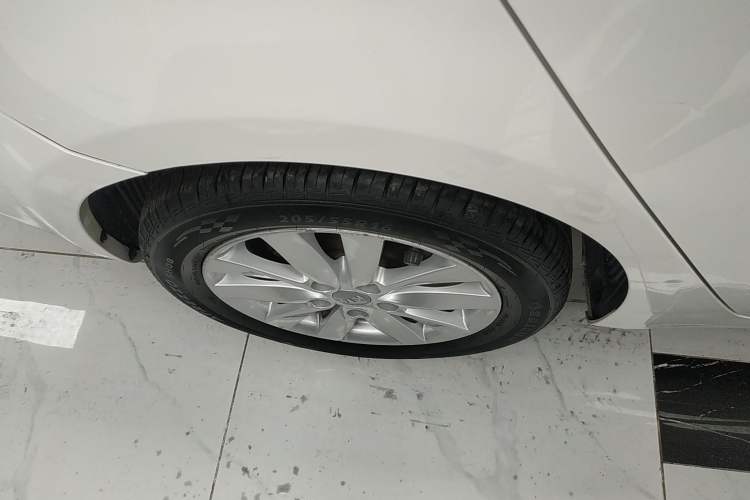 Used Kia K3 2015 1.6L Automatic GL
