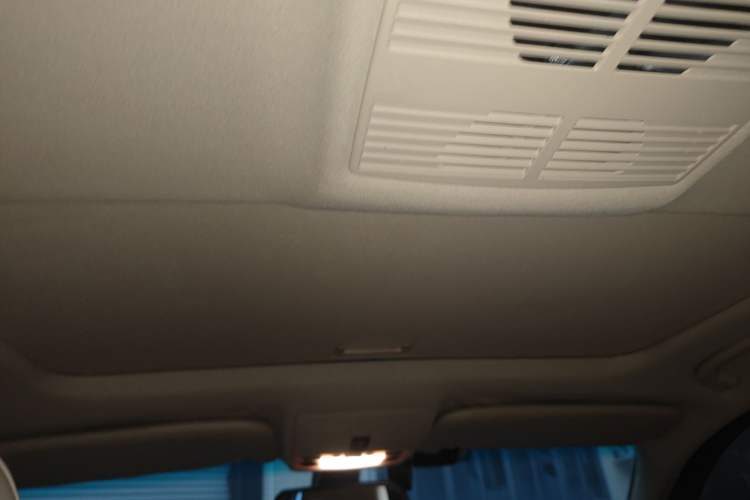 Used BMW 5 Series 2010 523Li Leading Model
