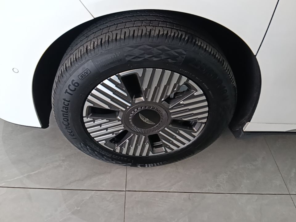 Geely Galaxy LEVC L380 2025 570 km Excellence Edition — снимка 10