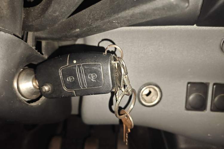 Used JMC Transit 2019 2.8T Commercial Version Short Wheelbase Mid-Roof 6-Seater China VI JX493