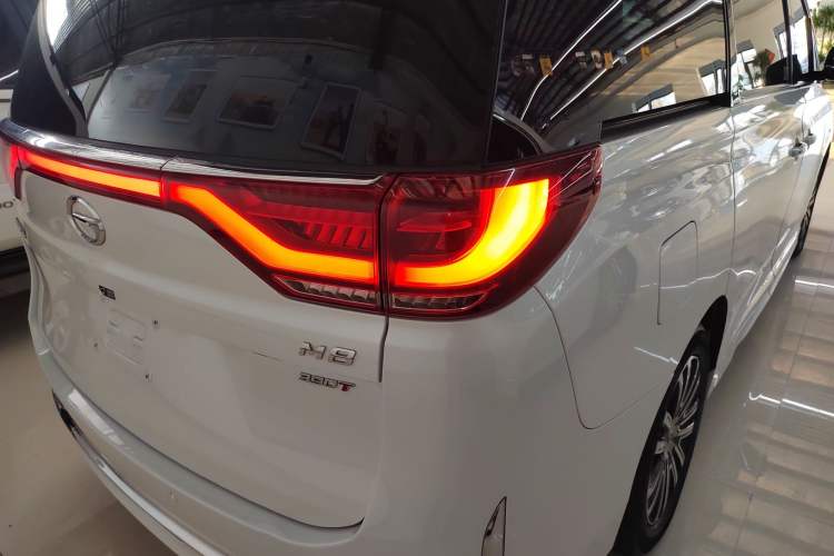Used GAC Trumpchi M8 2023 Lingxiu Series 390T Prestige Edition Right Rear Taillight