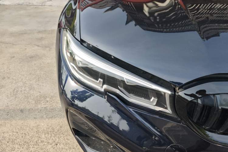 Used BMW 3 Series 2021 Restyled 325i M Sport Night Edition Package Right Front Headlight