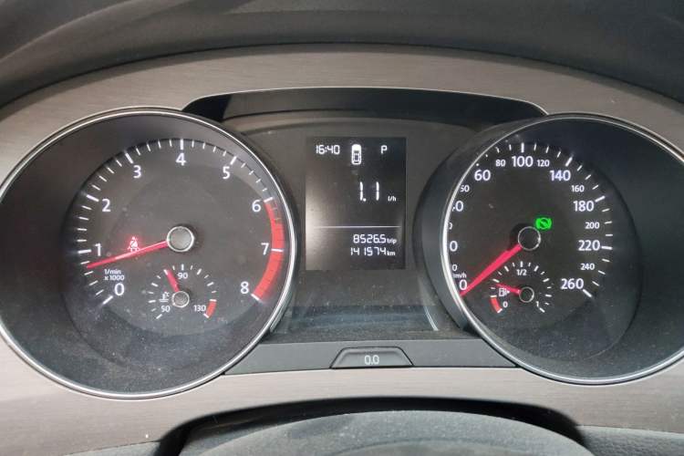 Used Volkswagen Golf Sportsvan 2016 1.6L Automatic Comfort Model Instrument Cluster